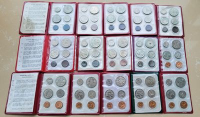 澳大利亚皇家铸币局，1969年至1983年UNC套装共15套，包括1970, 1977年和1982年纪念精制样币套装，共计15套😍千万不要错过 澳大利亚皇家铸币局，1969年至1983年UNC套装共15套，包括1970, 1977年和1982年纪念精制样币套装，共计15套😍千万不要错过