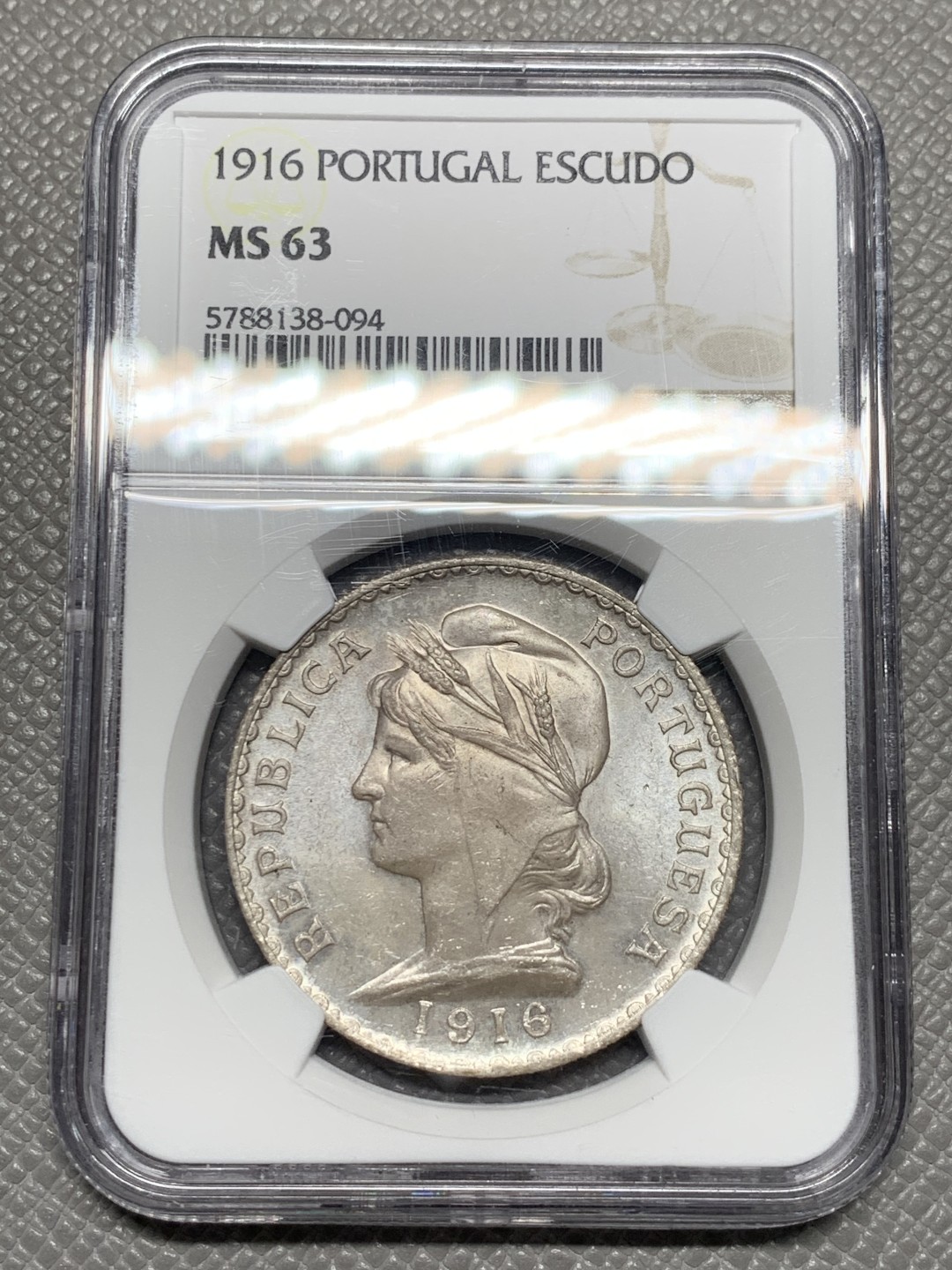 《竞宝斋》第135场-周日，周一连拍 (全场包邮) NGC-MS63 葡萄牙1916年 自由女神1埃斯库多 大银币