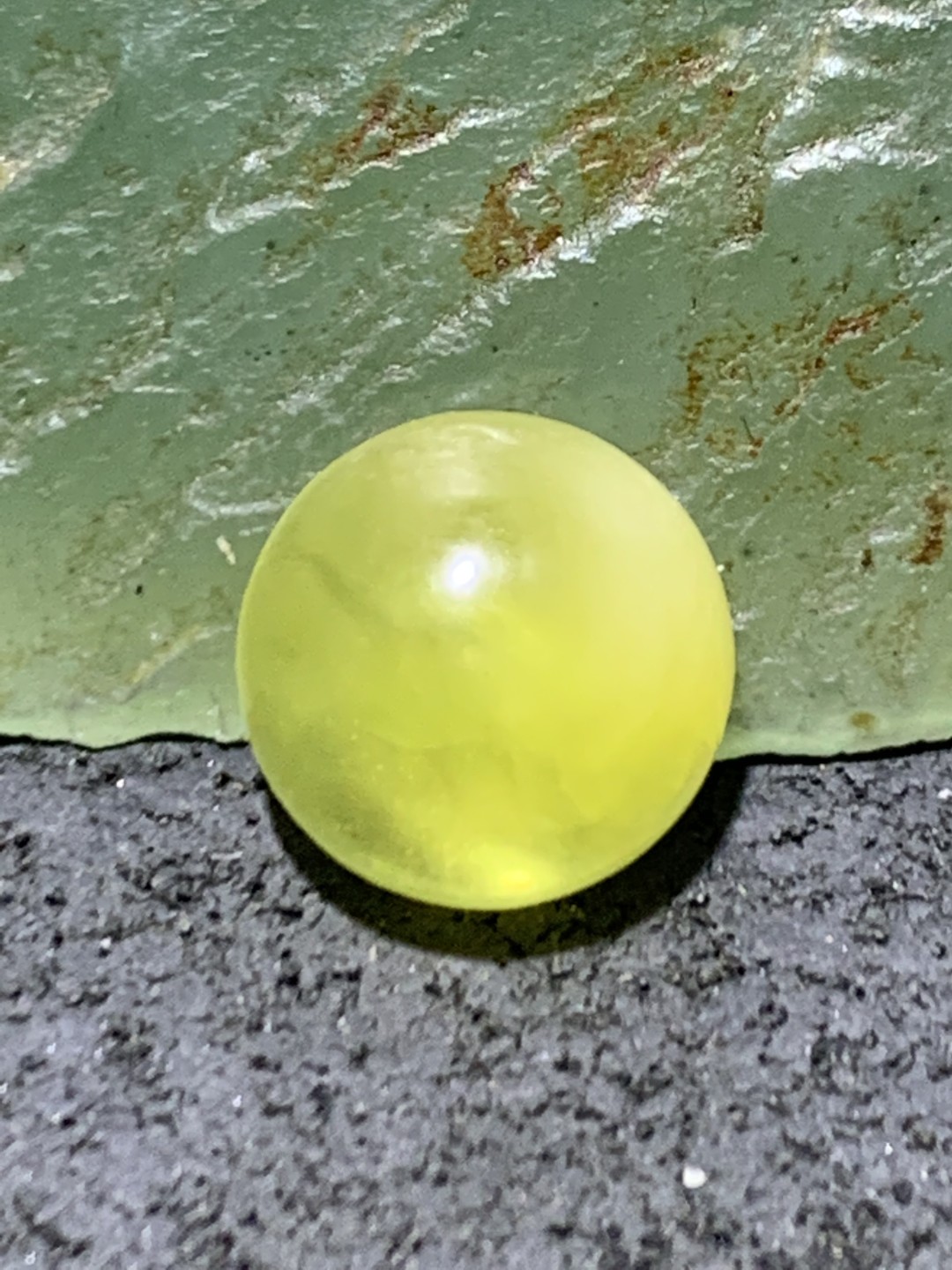 精美乌克兰蜜蜡蛋面一个