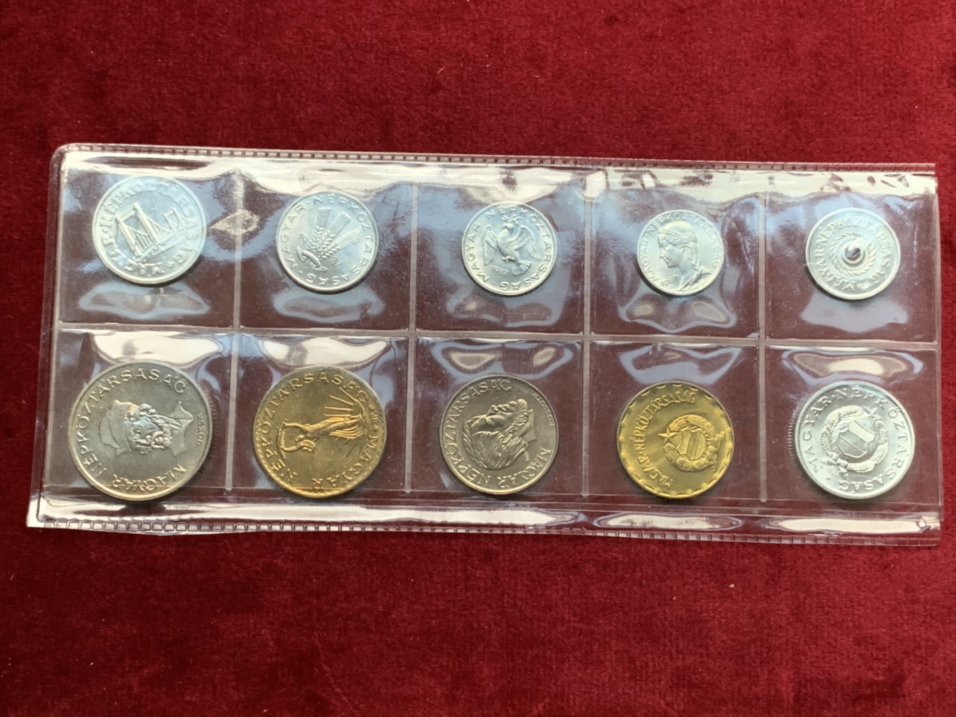 《竞宝斋》第135场-周日，周一连拍 (全场包邮) 匈牙利1987年清年份10枚普制套币