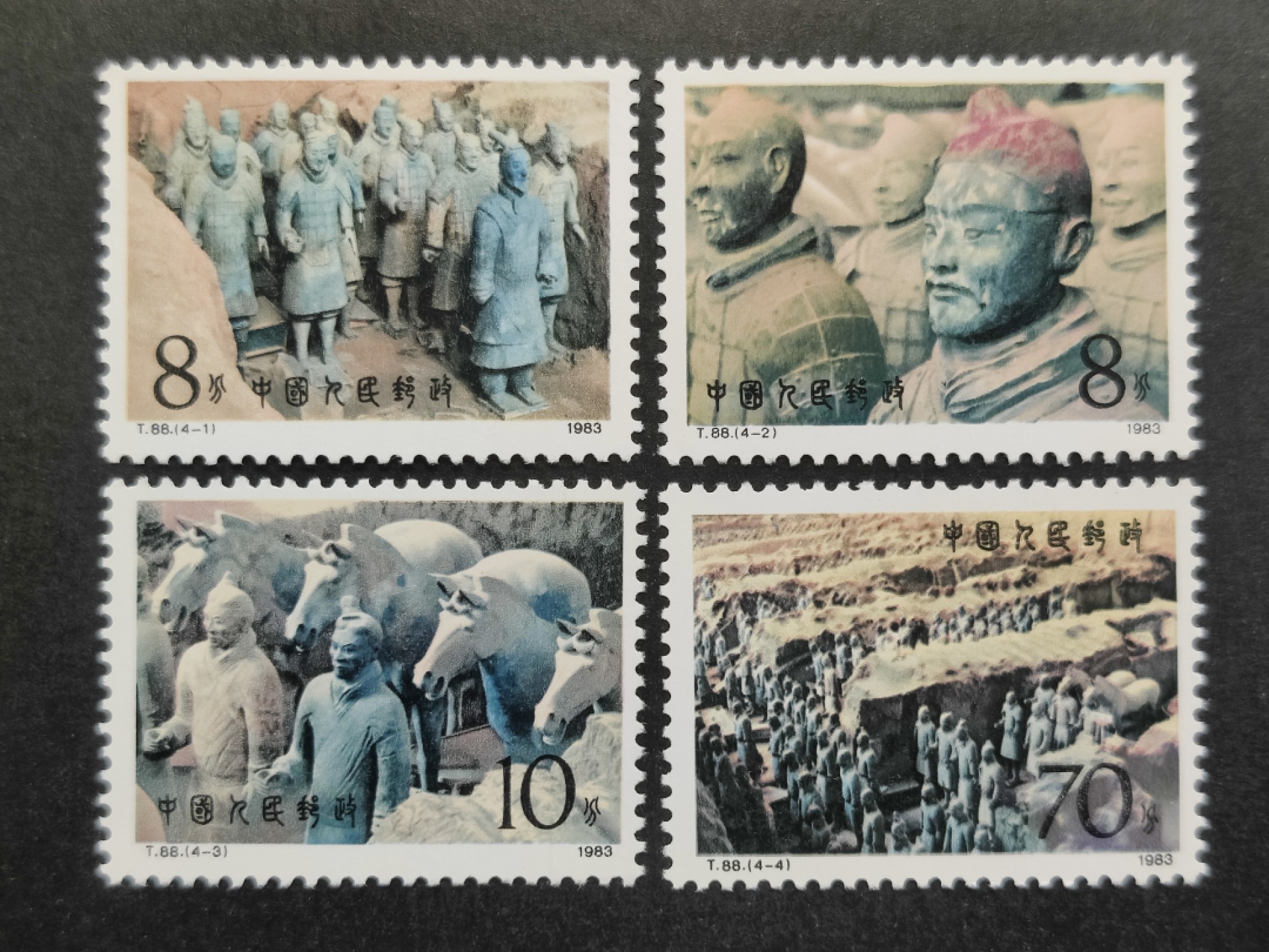 洪涛臻品批发群  精选邮票限时拍卖第一百九十期 T88兵马桶 新全套 完美过灯! 原胶润白 面色鲜艳 票生挺！齿孔粒粒饱满！评级票品质！【邮商春节后收购价45元,真实收购价,不是报纸虚标的收购价! 这价收购来再卖给集邮者,还要加价一大截!】