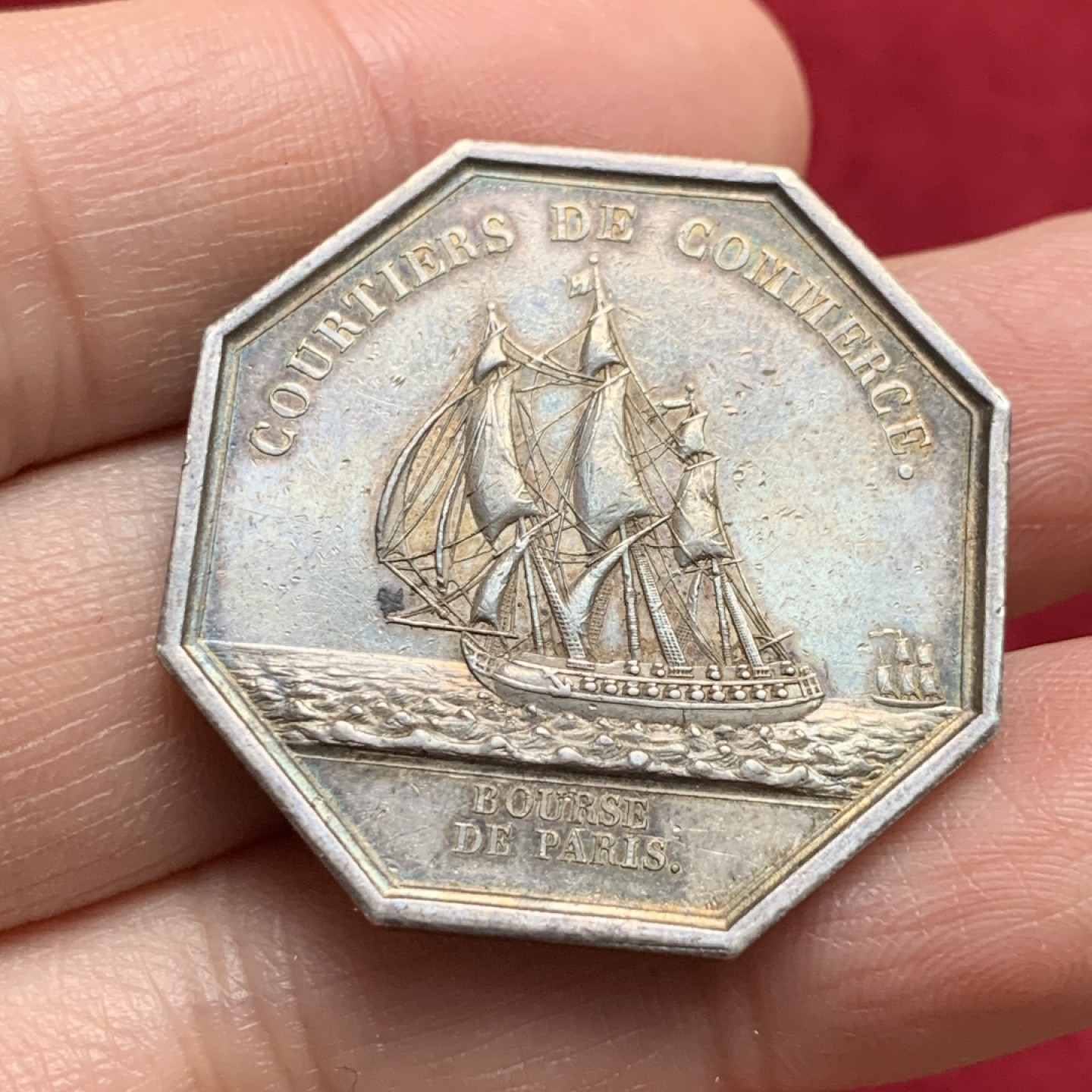 《竞宝斋》第135场-周日，周一连拍 (全场包邮) 法国路易十八 大帆船 银JETON 八角代币 原味包浆 15.16克，33.7mm