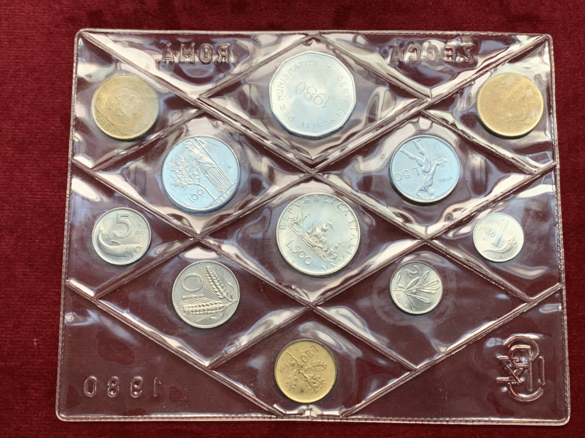 《竞宝斋》第135场-周日，周一连拍 (全场包邮) 意大利 1980年 造币厂原装套币 含帆船少女银币一枚 全套BU未流通品相 包装证书齐全