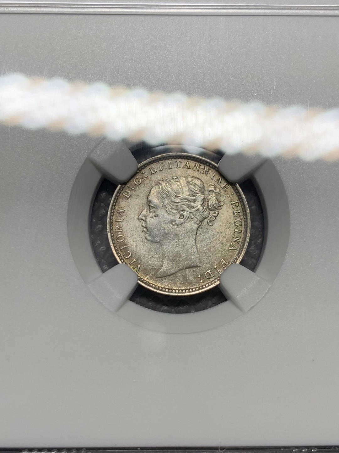 《竞宝斋》第135场-周日，周一连拍 (全场包邮) NGC MS 61 1884年英国小维3便士银币 原味好品