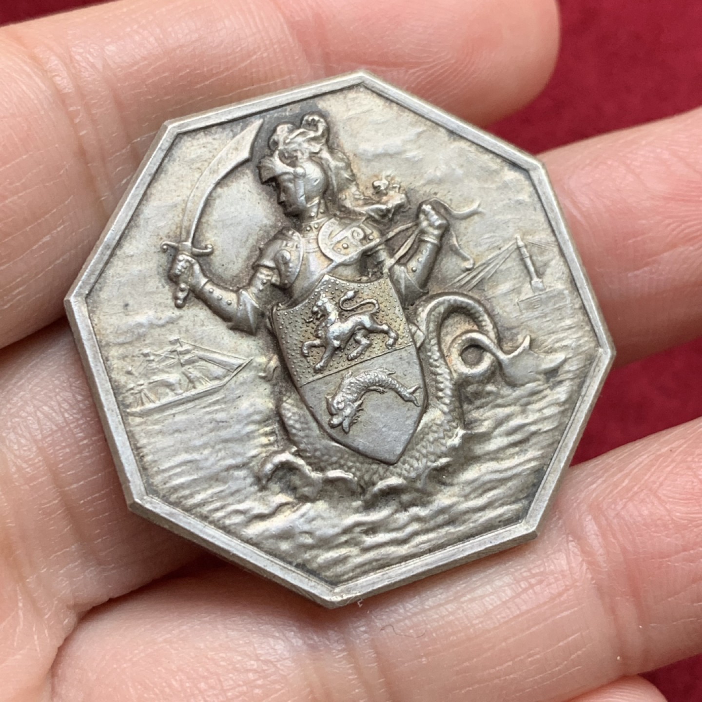 《竞宝斋》第135场-周日，周一连拍 (全场包邮) 法国1880-1898  人鱼武士 银制八角JETON 29.48克 36.2mm 丰饶角 银标