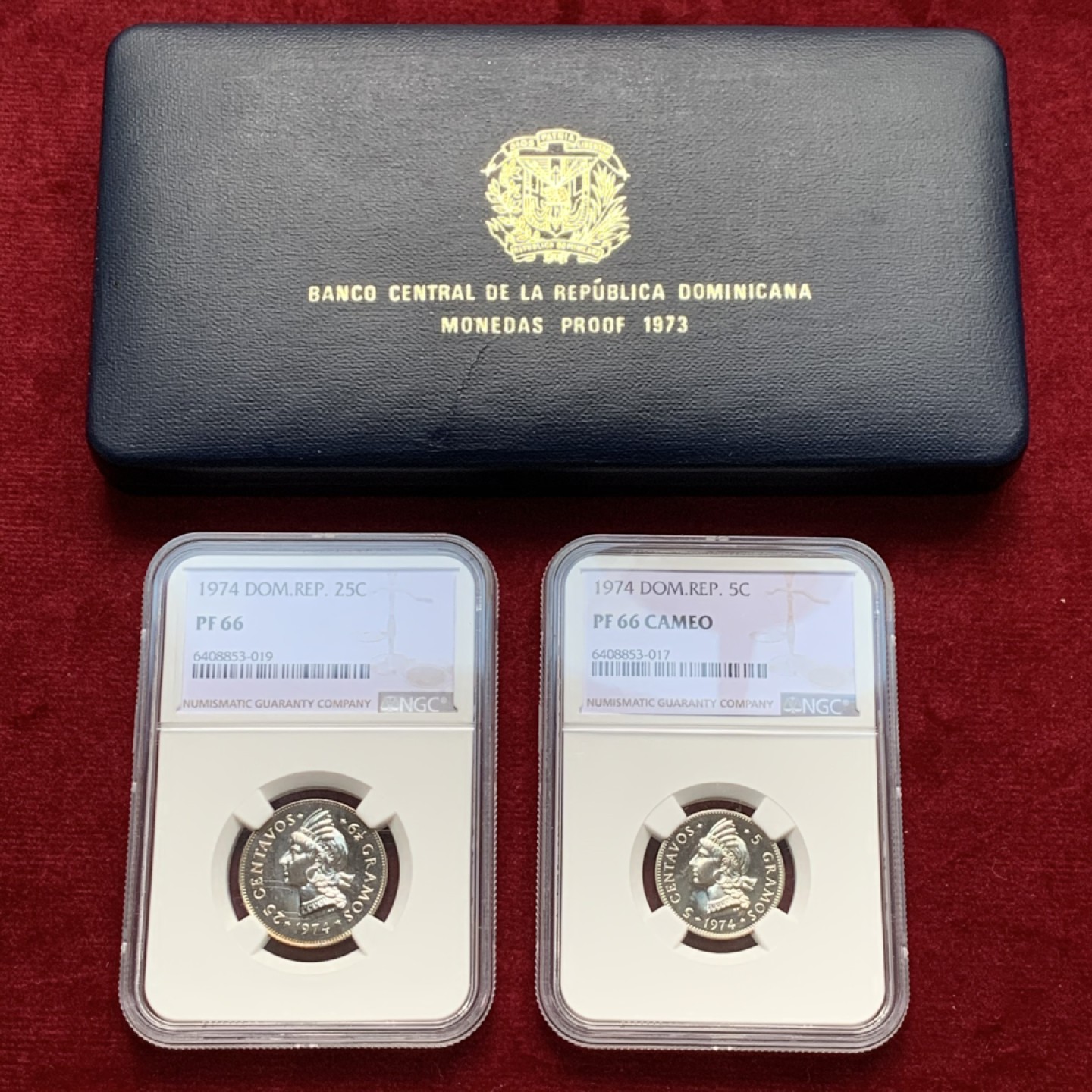 《竞宝斋》第135场-周日，周一连拍 (全场包邮) NGC PF66CAMEO、PF66 多米尼加1974年5分、25分精制镍币一对，带盒