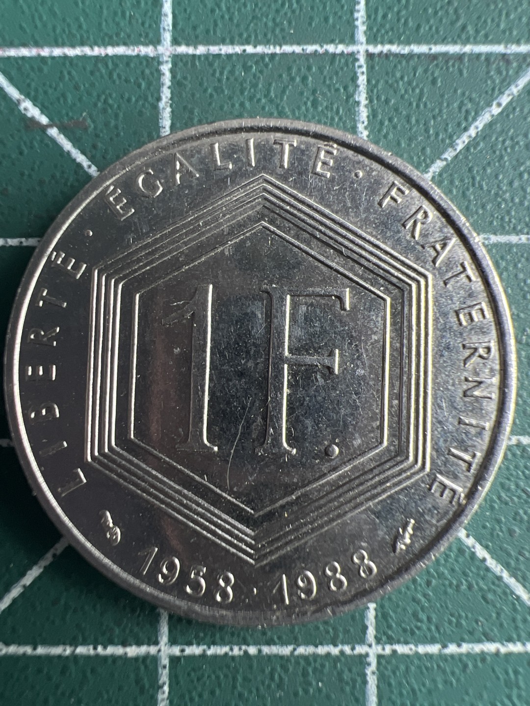 泡泡堂微拍第六十二幕硬币捡漏可累计专场👿👿，零佣金，零押金，累计满二十元包邮，接受代拍业务 法国戴高乐纪念币