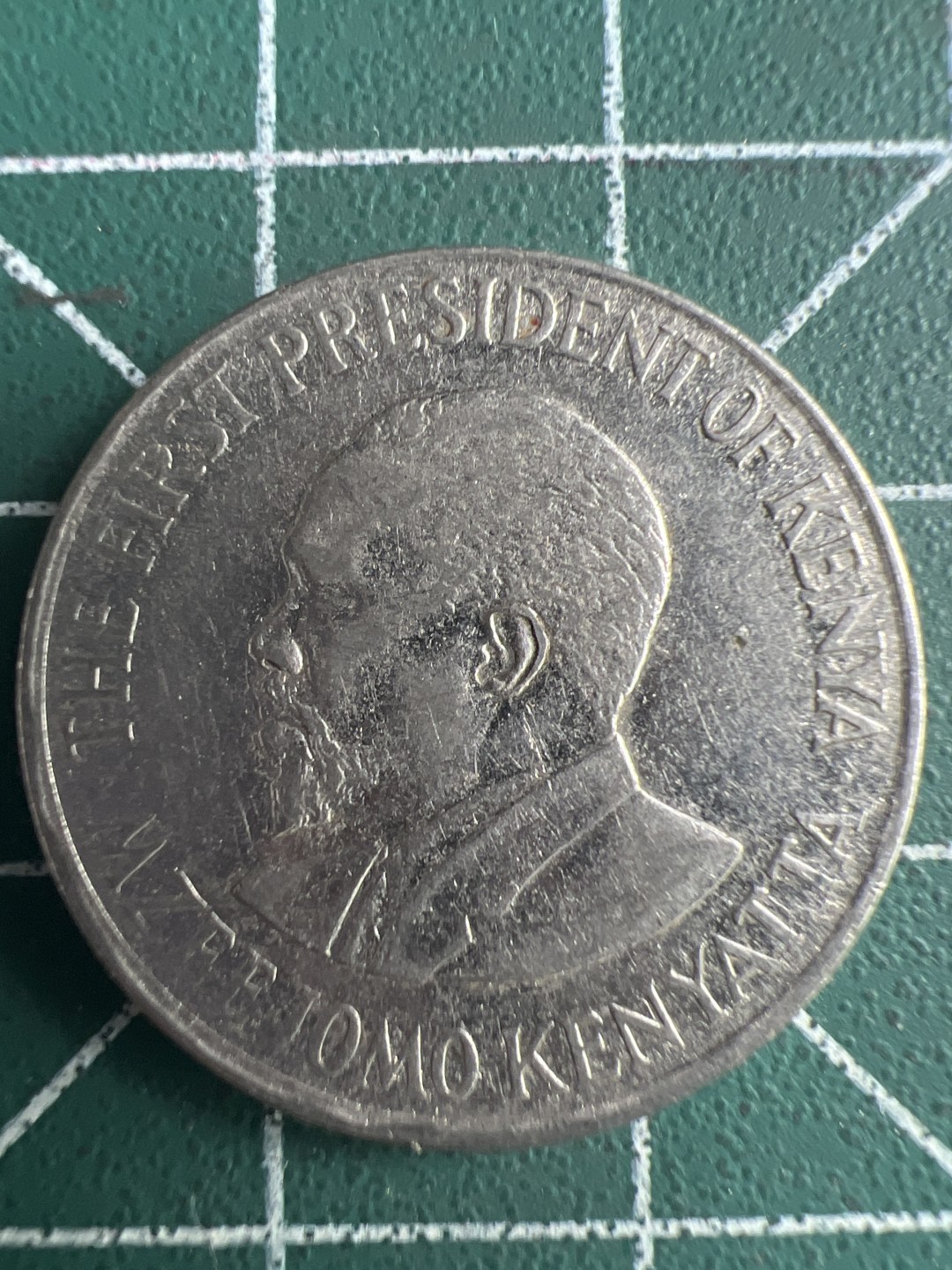 泡泡堂微拍第六十二幕硬币捡漏可累计专场👿👿，零佣金，零押金，累计满二十元包邮，接受代拍业务 肯尼亚一元