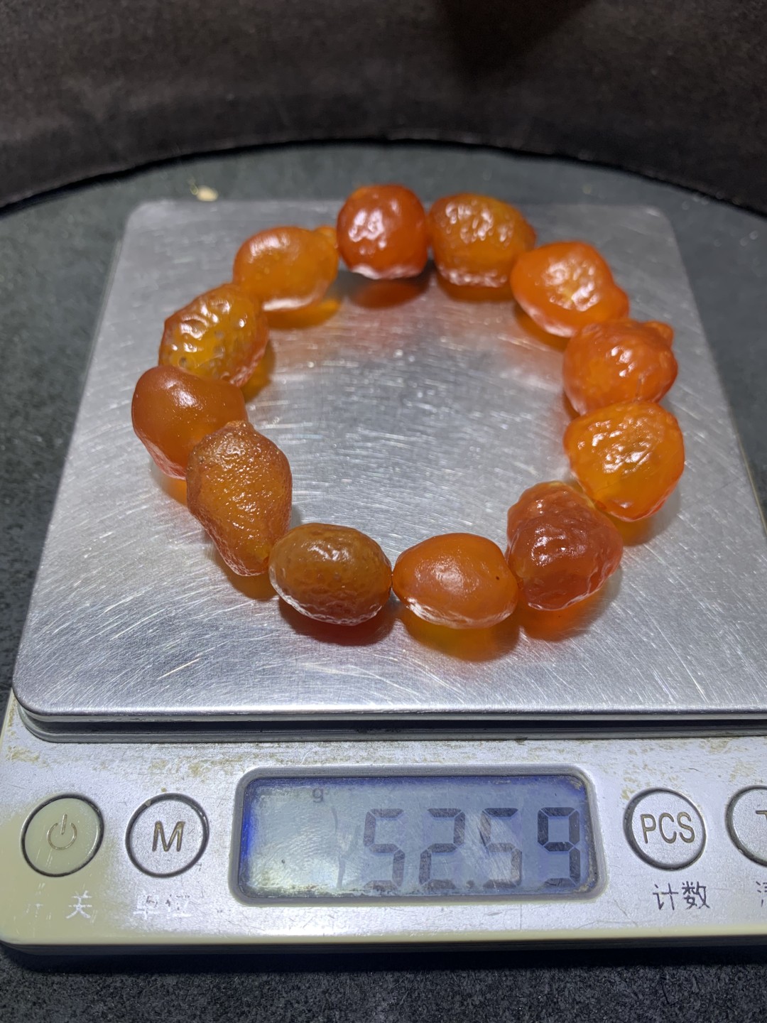精美天然阿拉善罕见荧光感橘黄手串一条，