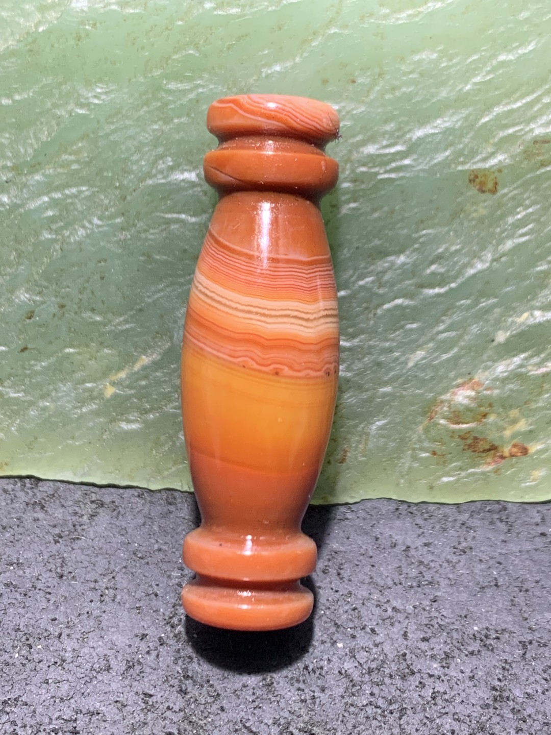 精美高玉化千层纹缠丝玛瑙灯笼珠一颗，