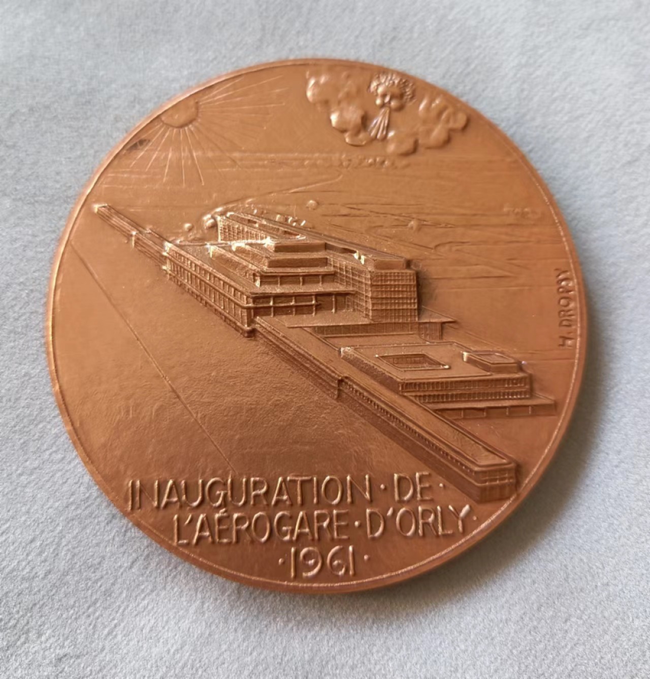 欧洲章牌第7期 1961年法国利奥航站楼落成铜章，68mm