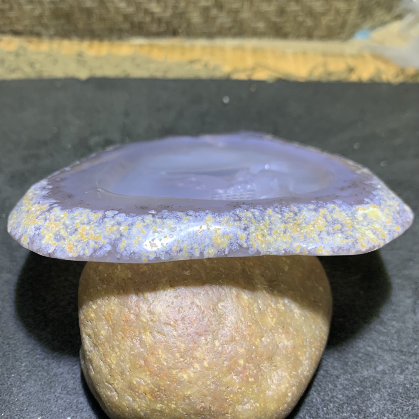 重器天然冰纹原皮玛瑙巧雕禅悟大 牌子一块，