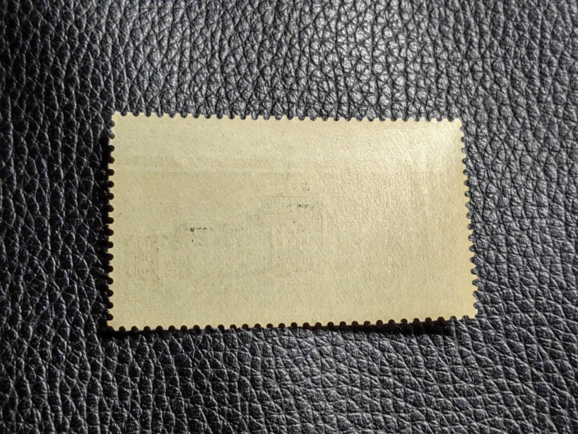 洪涛臻品批发群  精选邮票限时拍卖第一百八十八期 特45军博新全，全品，胶色轻微不均匀，别无其他毛病，可评级，包原票包OG，老纪特精品高价票，非常稀缺的老纪特精品资源，买一套少一套，末图近期裸票成交价做参考，