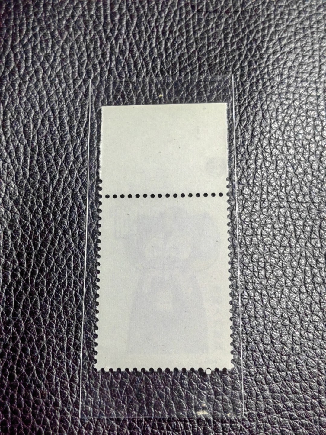 洪涛臻品批发群  精选邮票限时拍卖第一百七十七期 T45脸谱8-7新一枚，数字色块边，稀缺边，版期全品嘎嘎绝，正宗版撕货，一手撕版，带硅胶手套撕版，收藏级品相，喜欢不要错过