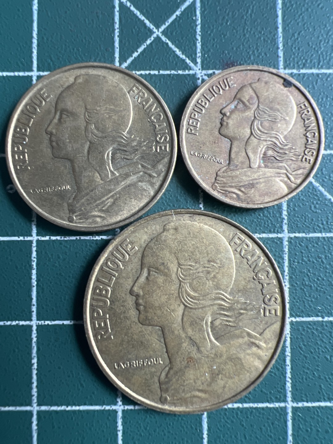 泡泡堂微拍第六十二幕硬币捡漏可累计专场👿👿，零佣金，零押金，累计满二十元包邮，接受代拍业务 法国一套