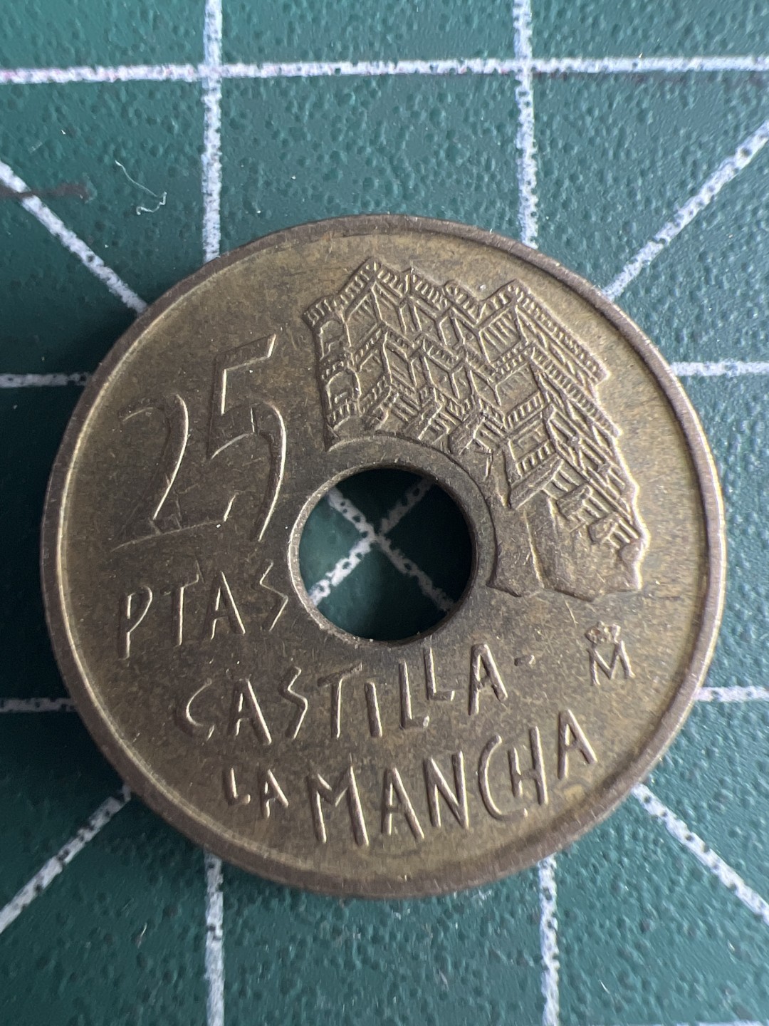 泡泡堂微拍第六十二幕硬币捡漏可累计专场👿👿，零佣金，零押金，累计满二十元包邮，接受代拍业务 西班牙25比塞塔