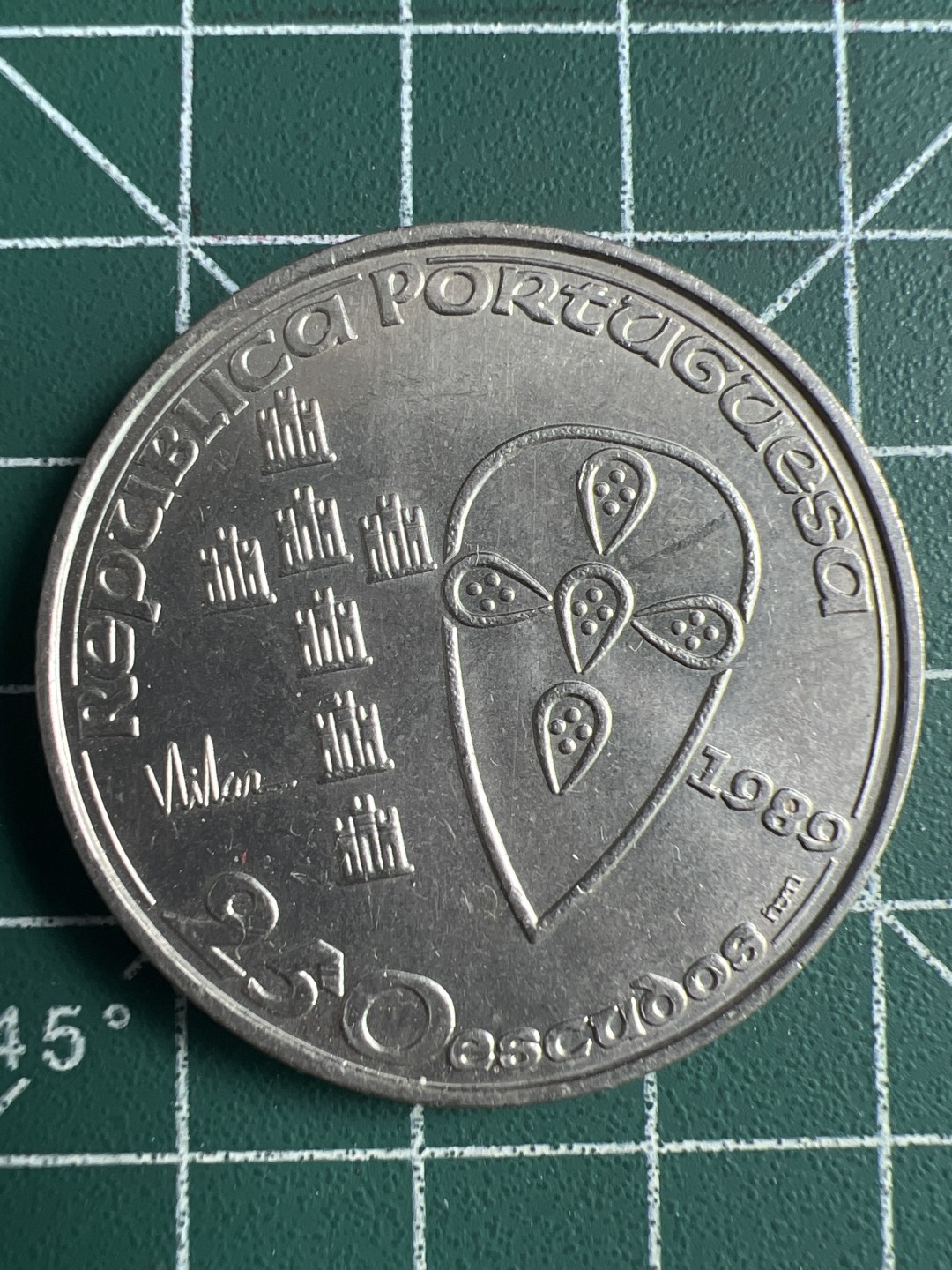 泡泡堂微拍第六十二幕硬币捡漏可累计专场👿👿，零佣金，零押金，累计满二十元包邮，接受代拍业务 葡萄牙大型纪念币