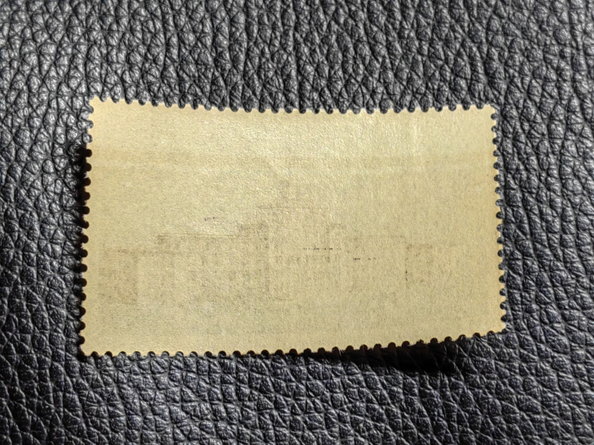 洪涛臻品批发群  精选邮票限时拍卖第一百八十八期 特45军博新全，全品，胶色轻微不均匀，别无其他毛病，可评级，包原票包OG，老纪特精品高价票，非常稀缺的老纪特精品资源，买一套少一套，末图近期裸票成交价做参考，
