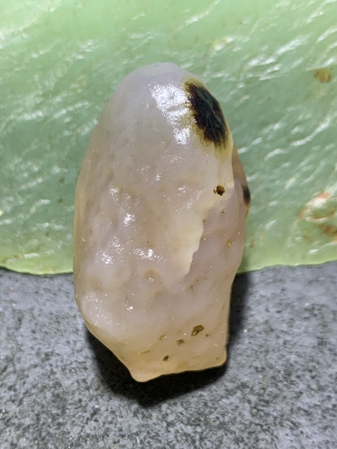 放福利！精美天然麻皮天眼纹糖心阿拉善玛瑙原石一颗，