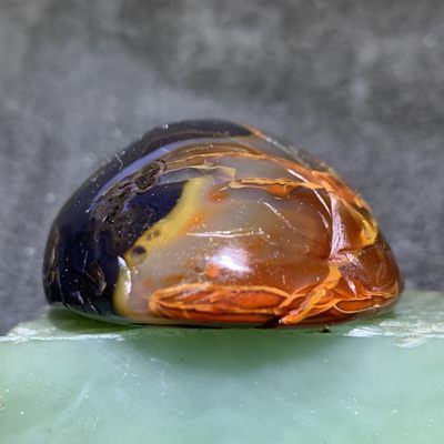 精美战国红玛瑙雕刻冰裂纹笑口常开把件一个！ 精美战国红玛瑙雕刻冰裂纹笑口常开把件一个！