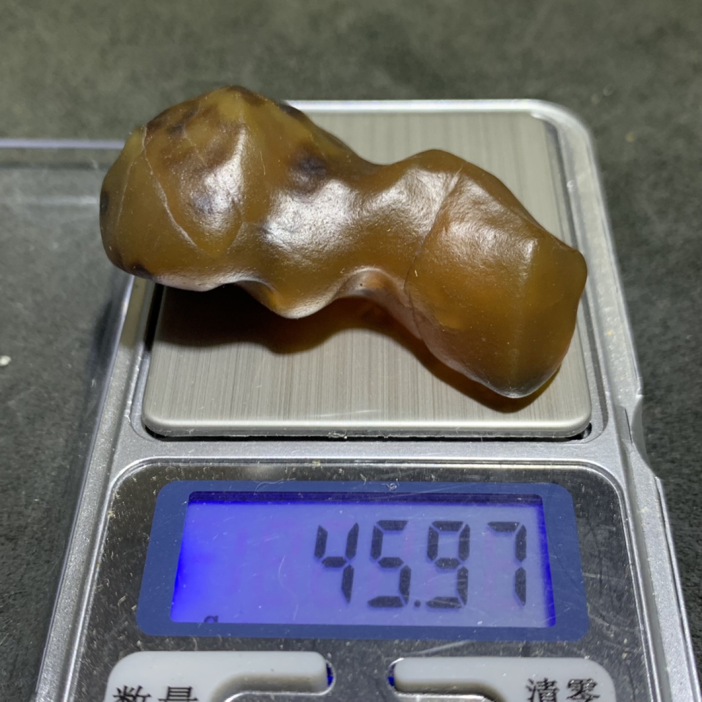 放福利！精美天然酒红色阿拉善玛瑙原石一颗，