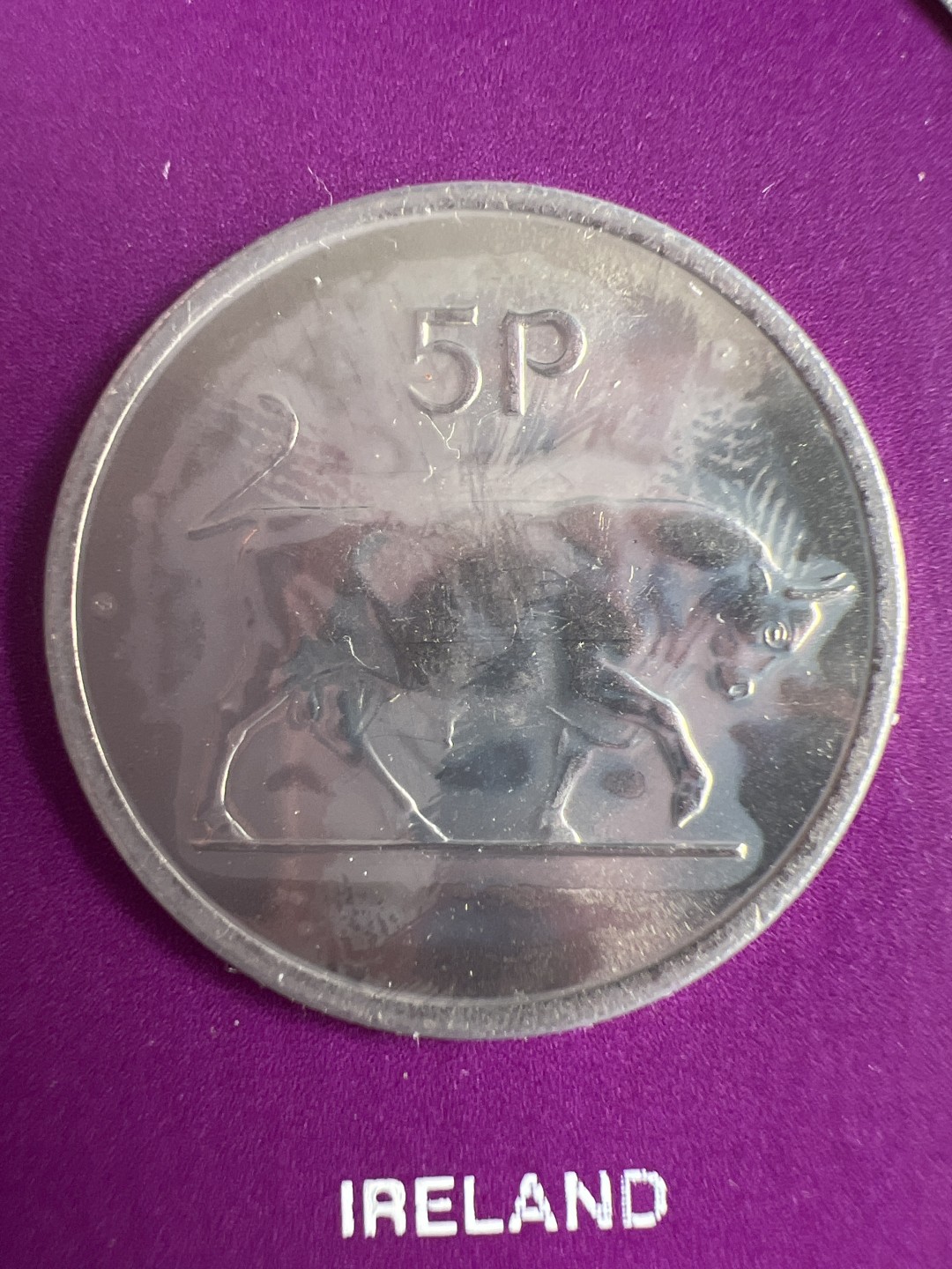 泡泡堂微拍第六十三幕硬币捡漏可累计专场👿👿，零佣金，零押金，累计满二十元包邮，接受代拍业务 邮币封爱尔兰牛