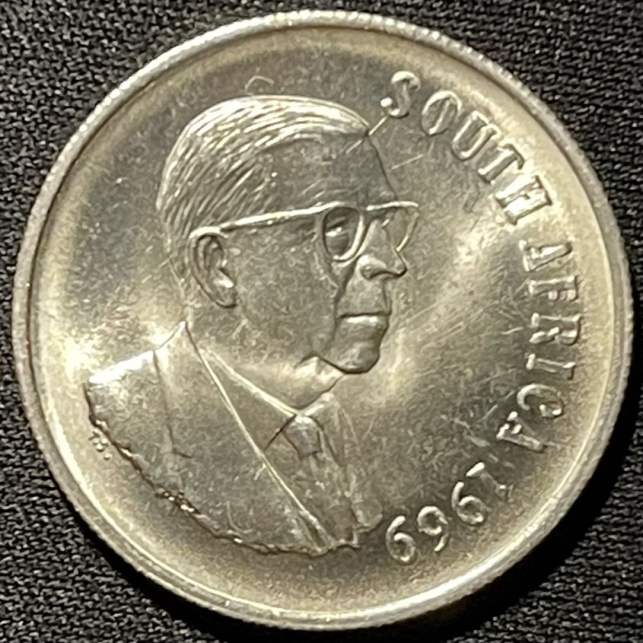 紫瑗钱币——第317期拍卖 南非 1969年 总统维沃尔德 1兰特 15克 0.8银 UNC