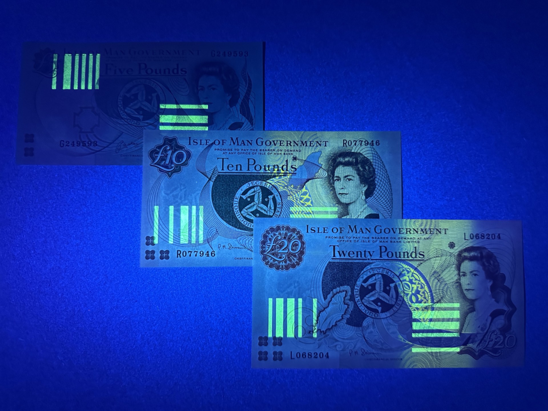 《张总收藏》90期——浓缩外币精品场 马恩岛5、10、20镑3张 UNC 女王钞