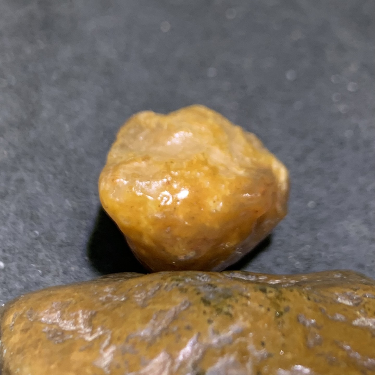 精美戈壁高玉化筋脉石小原石一颗