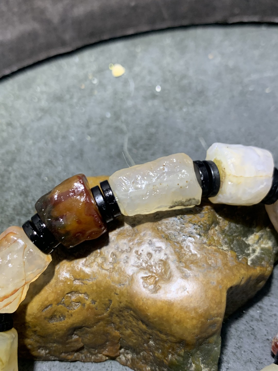 精美戈壁天然管状玛瑙原石手串一条