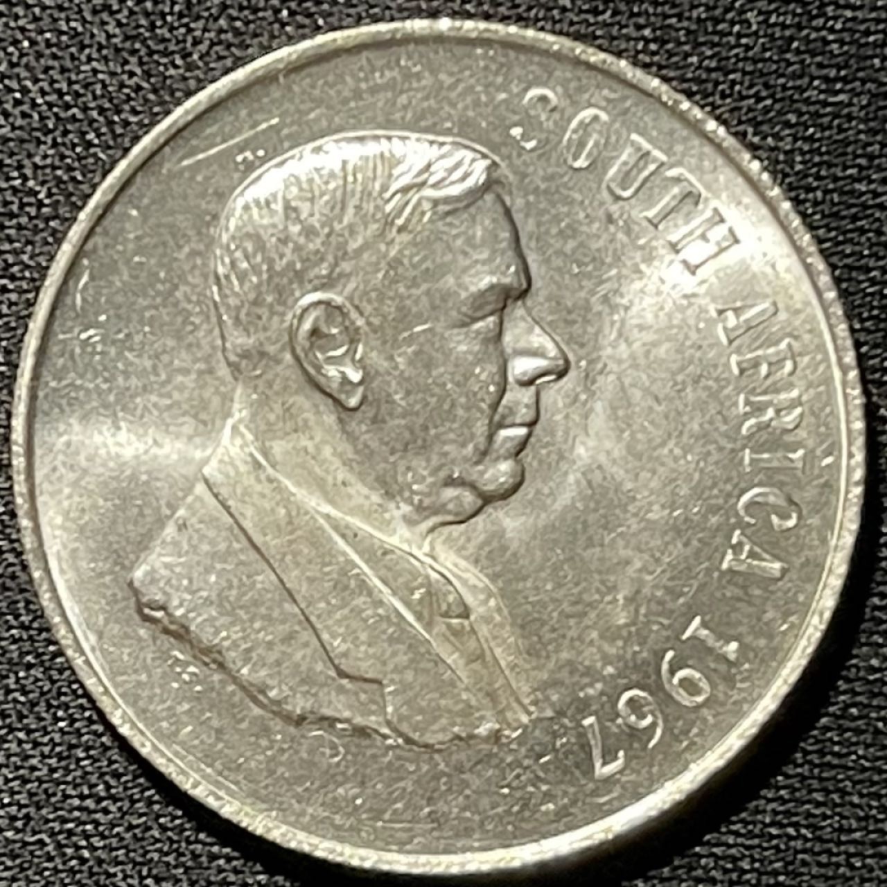 紫瑗钱币——第317期拍卖 南非 1967年 总统维沃尔德 1兰特 15克 0.8银 UNC