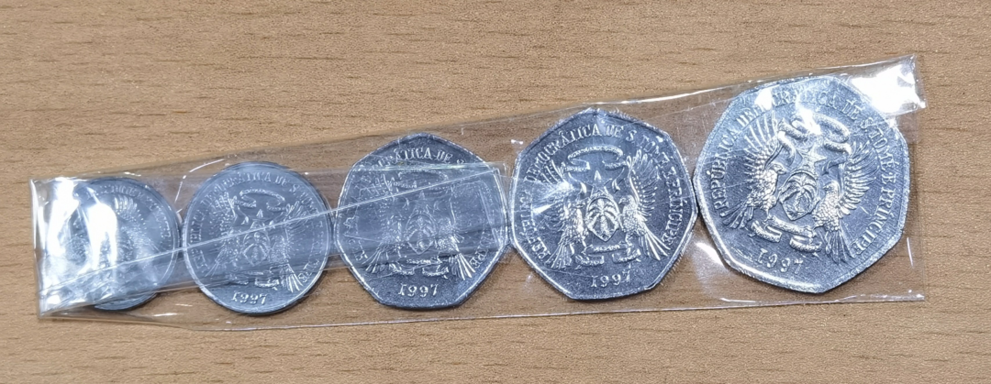 北京马甸外国币专卖微拍第九十三期，外国非贵金属纪念币，流通币专场，陆续上新，欢迎关注 圣多美和普林西比全新