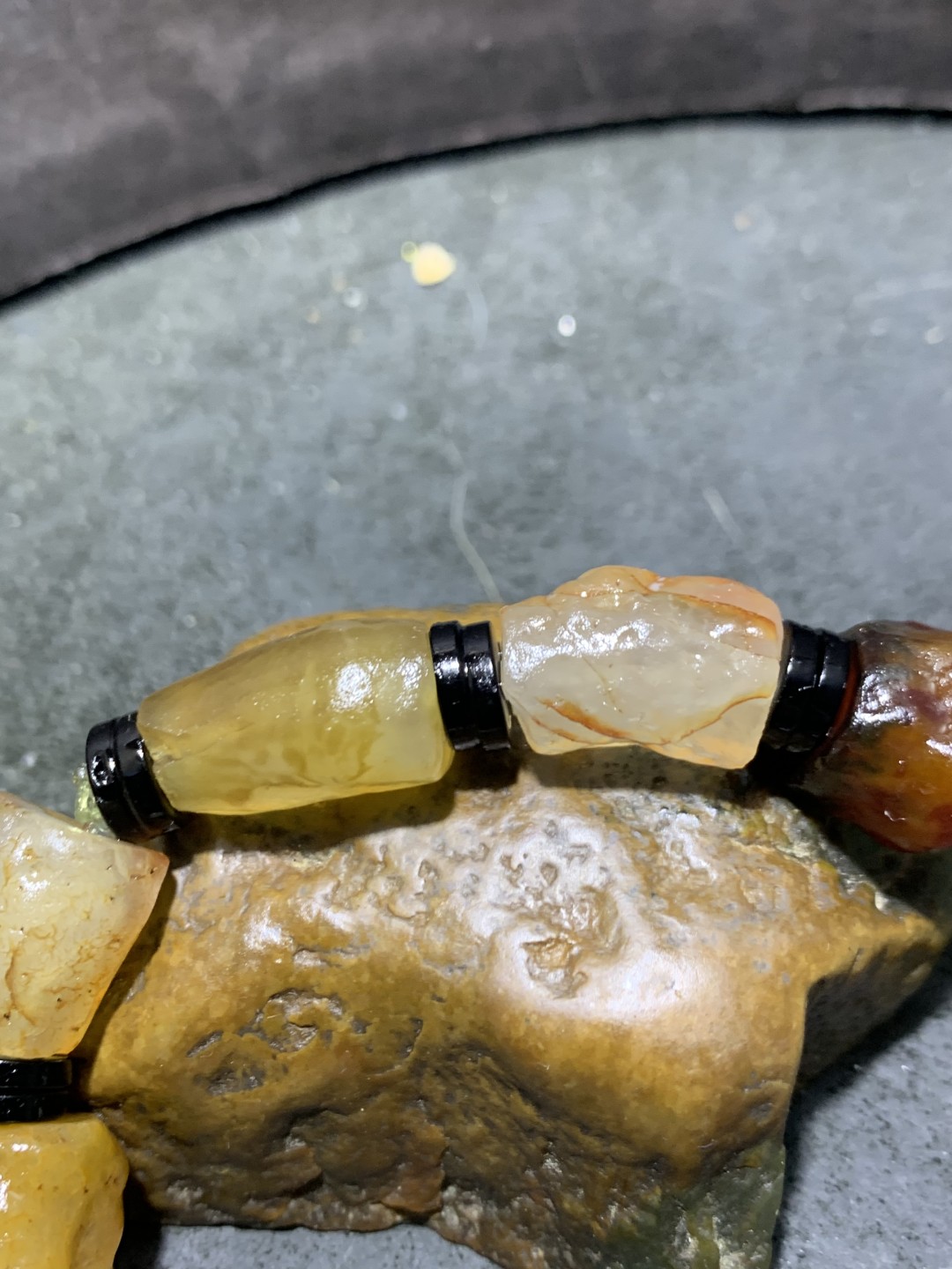 精美戈壁天然管状玛瑙原石手串一条