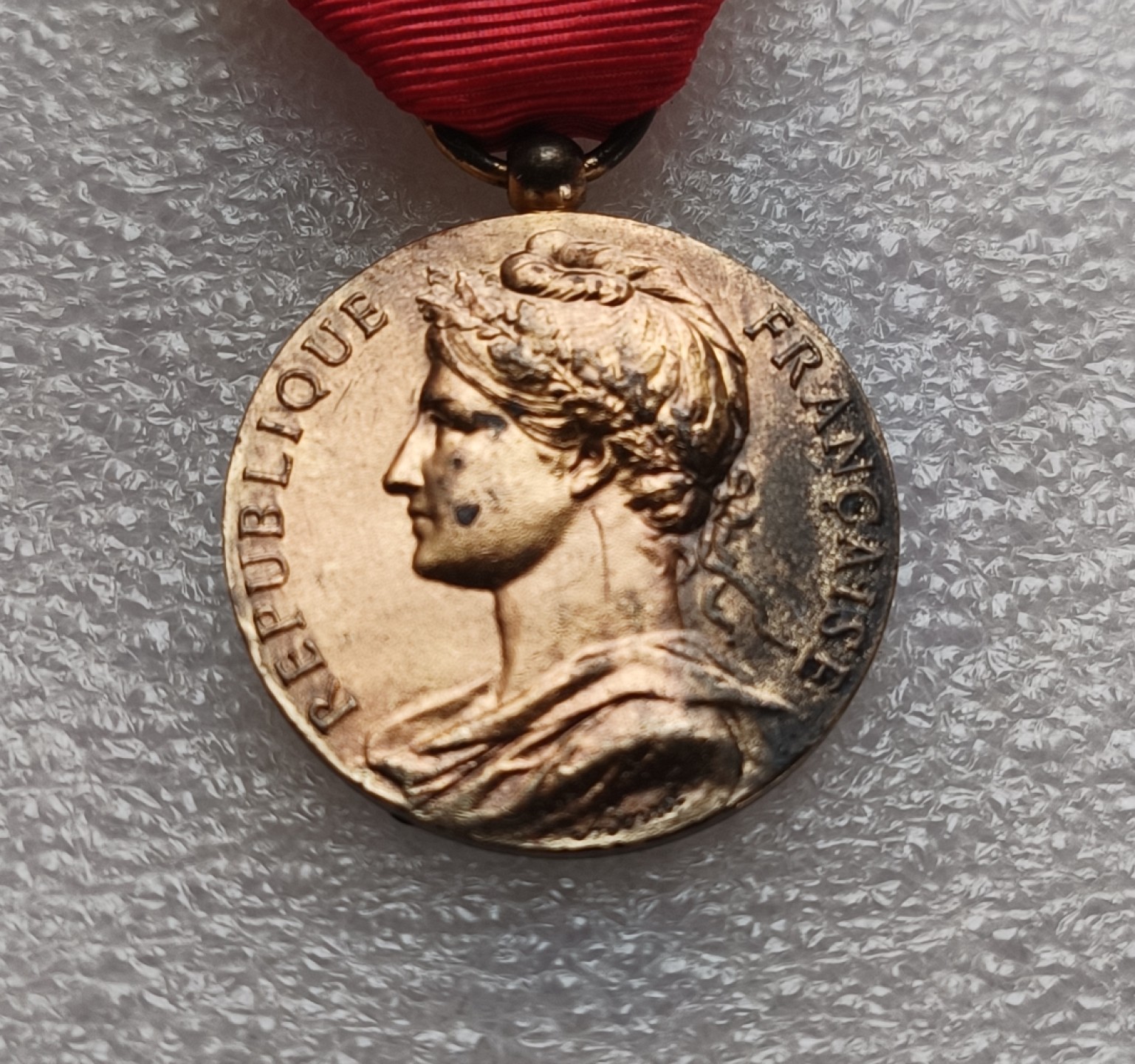 瓶子🏺第79期拍卖会 法国1963年镀金银质劳动奖章