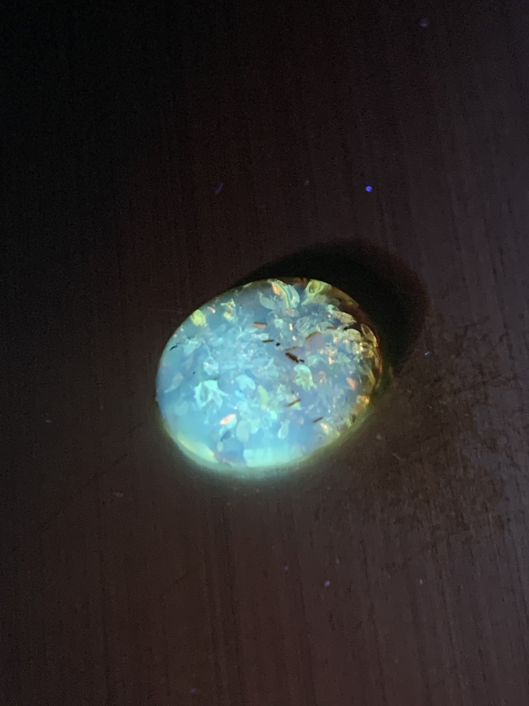 精美乌克兰花珀戒面一个，