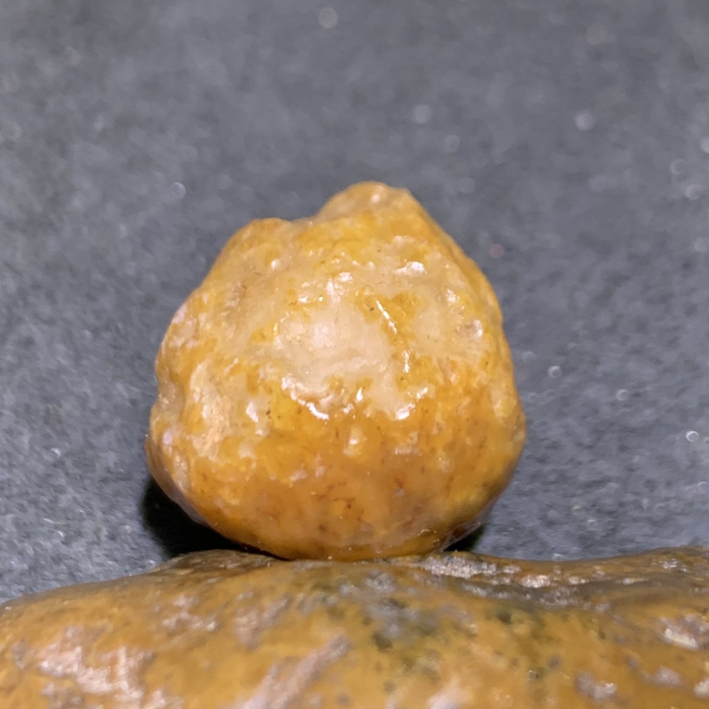 精美戈壁高玉化筋脉石小原石一颗