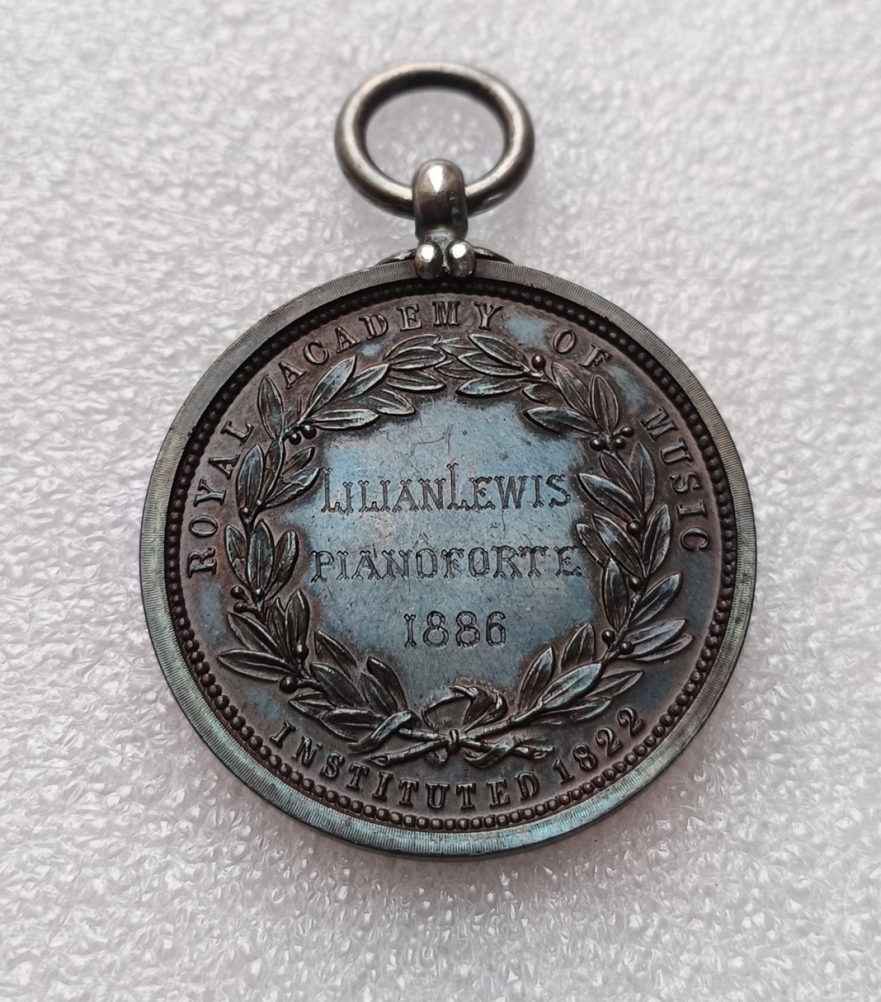 瓶子🏺第79期拍卖会 1886年英国皇家音乐学院铜章（原盒）直径40mm重量37.2g