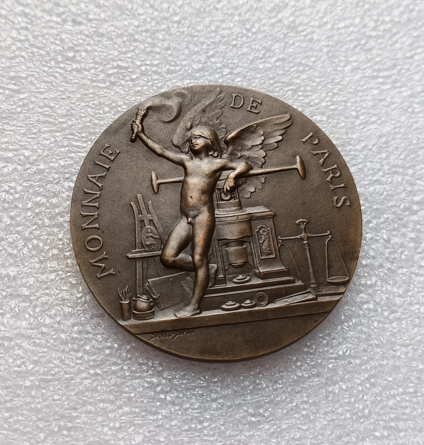 瓶子🏺第79期拍卖会 1900年法国巴黎世博会小天使铜章直径50mm重量59g