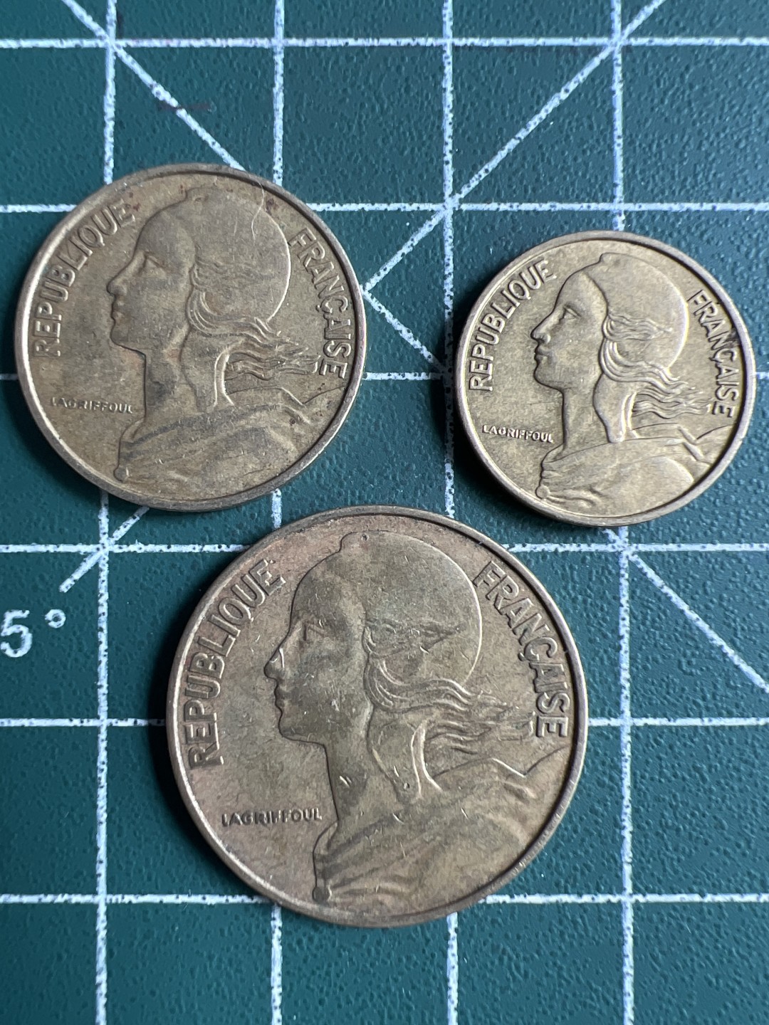 泡泡堂第226期  世界硬币邮票 （无押金，无佣金，捡漏，全场20包邮，偏远地区除外） 法国一套