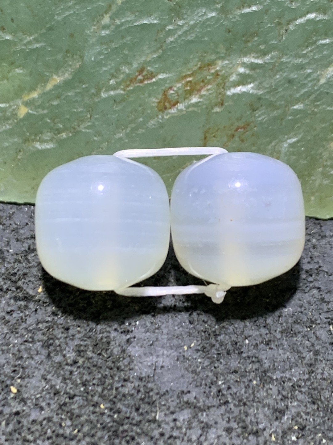 精美高玉化荔枝冻缠丝纹玛瑙老形桶珠一对