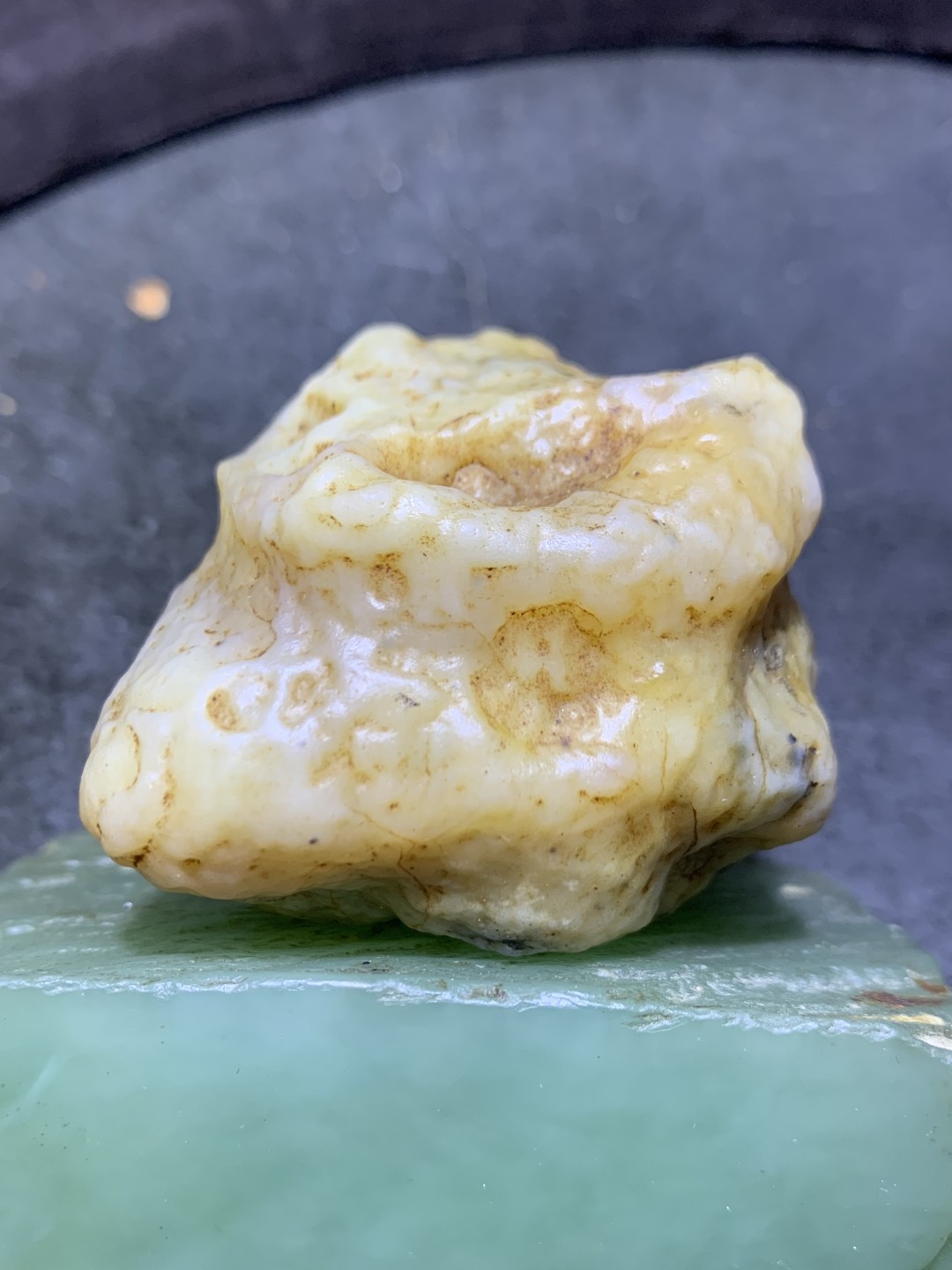 精美戈壁高玉化鱼籽纹筋脉石原石把件，摆件一颗，
