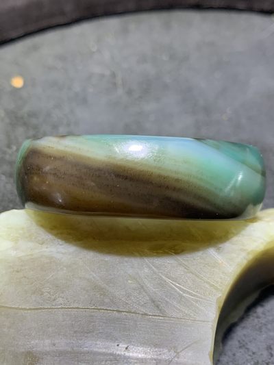 精美缠丝玛瑙小手镯一只， - 精美缠丝玛瑙小手镯一只，