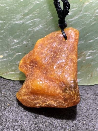 精品橘皮纹蜜蜡随形原石吊坠一块！ - 精品橘皮纹蜜蜡随形原石吊坠一块！