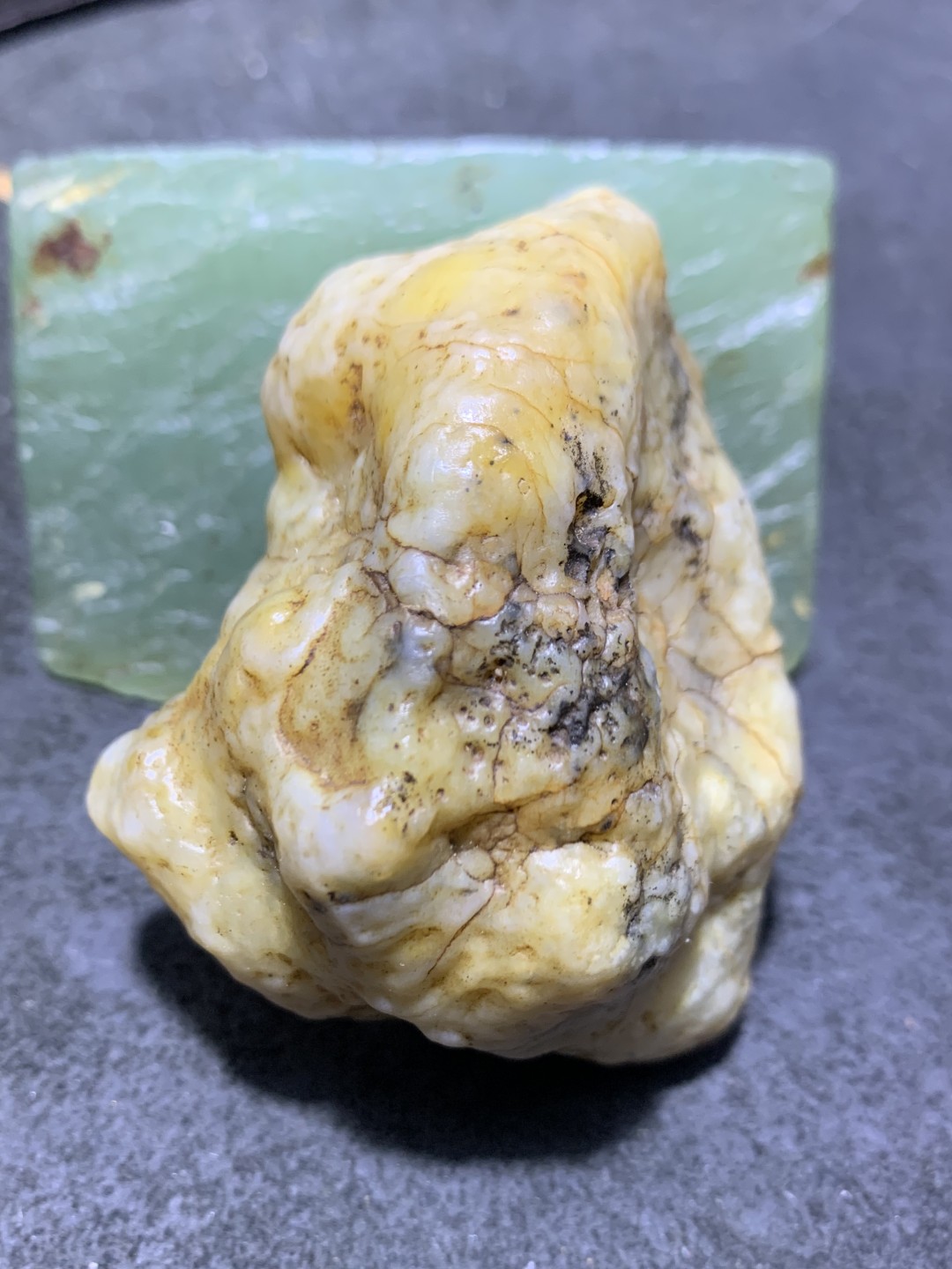 精美戈壁高玉化鱼籽纹筋脉石原石把件，摆件一颗，
