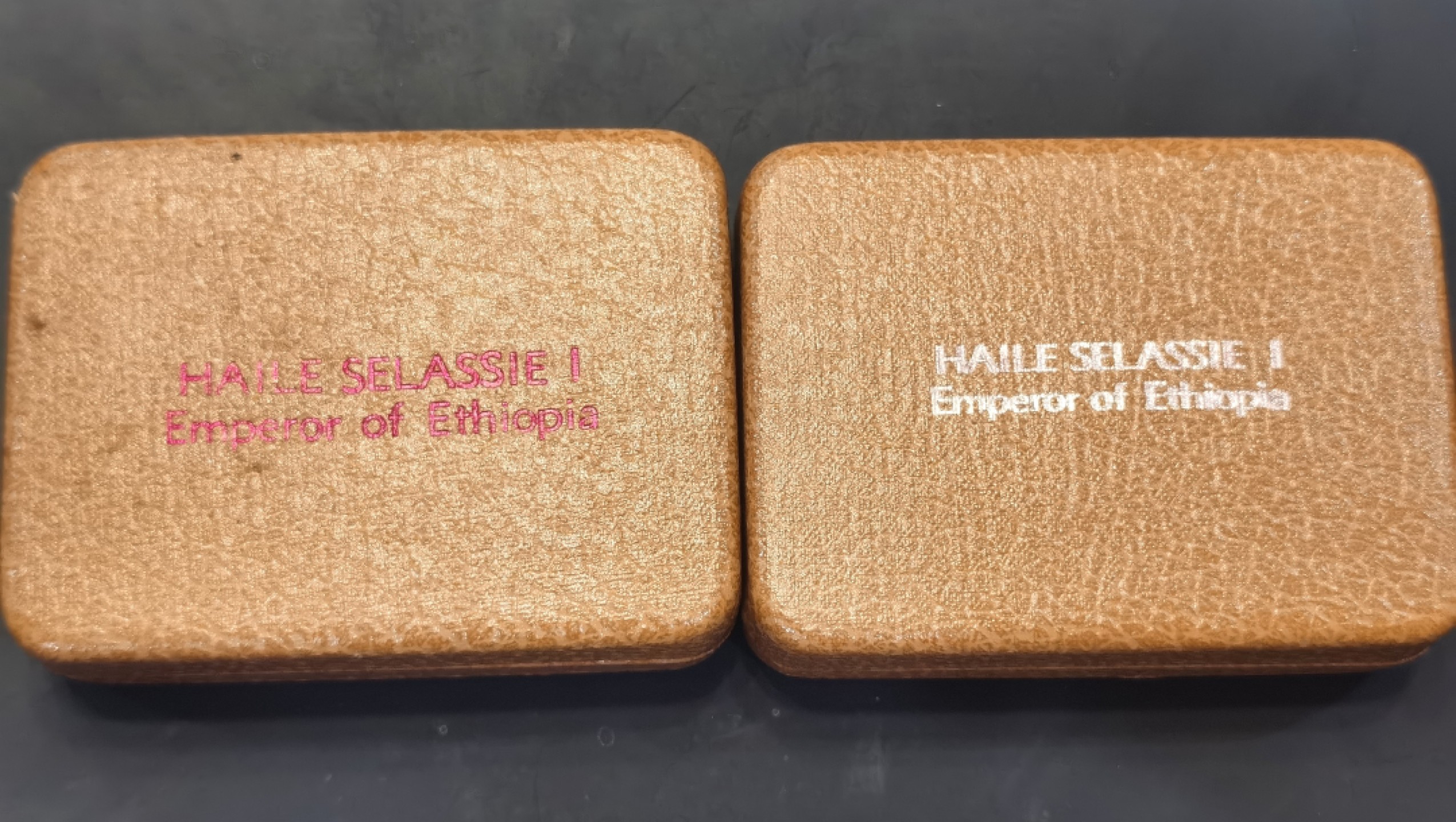 博洋堂世界钱币拍卖第016期（全场包邮） 1967年埃塞俄比亚流亡政府塞拉西一世75岁诞辰1克朗精制纪念银样币、铜样币一对（克劳斯珍稀币，X#15、X#13）银样发行量400枚 铜样发行量501枚