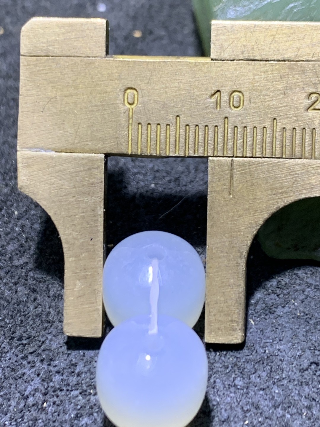 精美高玉化荔枝冻缠丝纹玛瑙老形桶珠一对