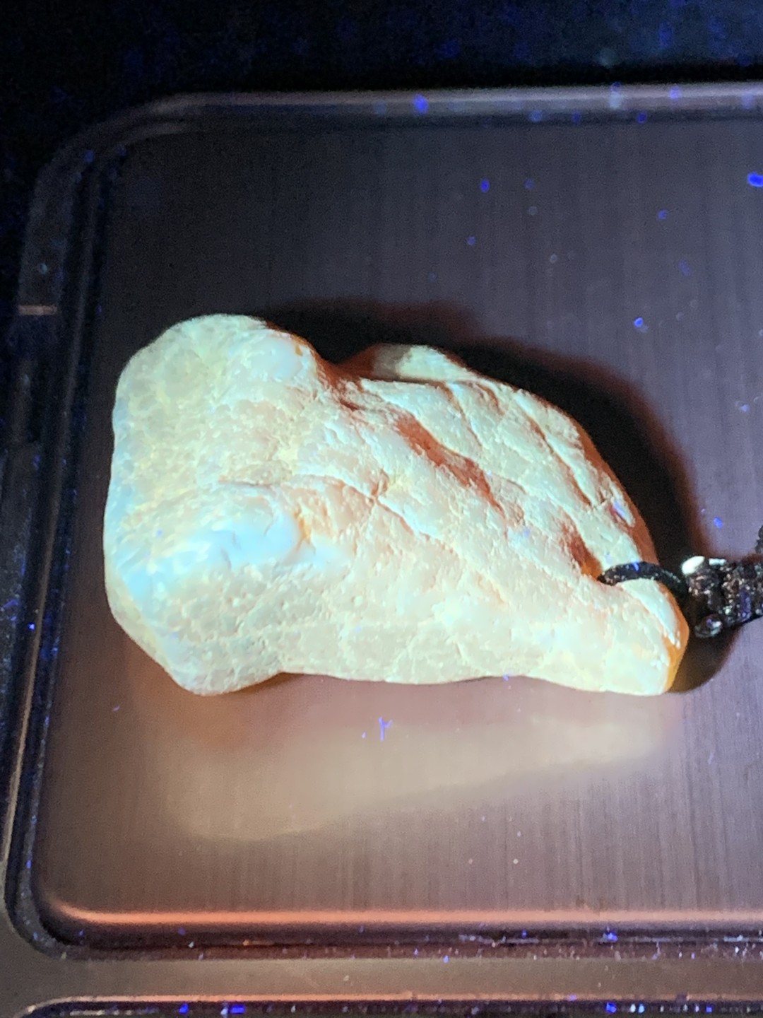 精品橘皮纹蜜蜡随形原石吊坠一块！