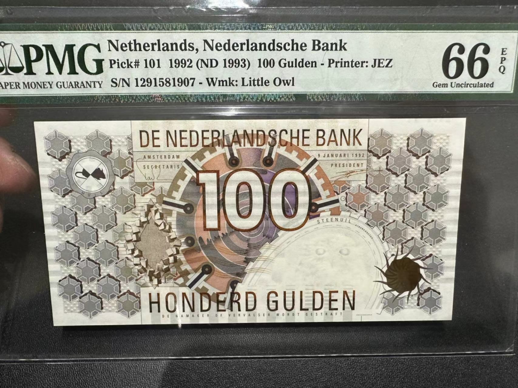 《外钞收藏家》第二百四十一期 1992荷兰齿轮版 100盾 PMG66