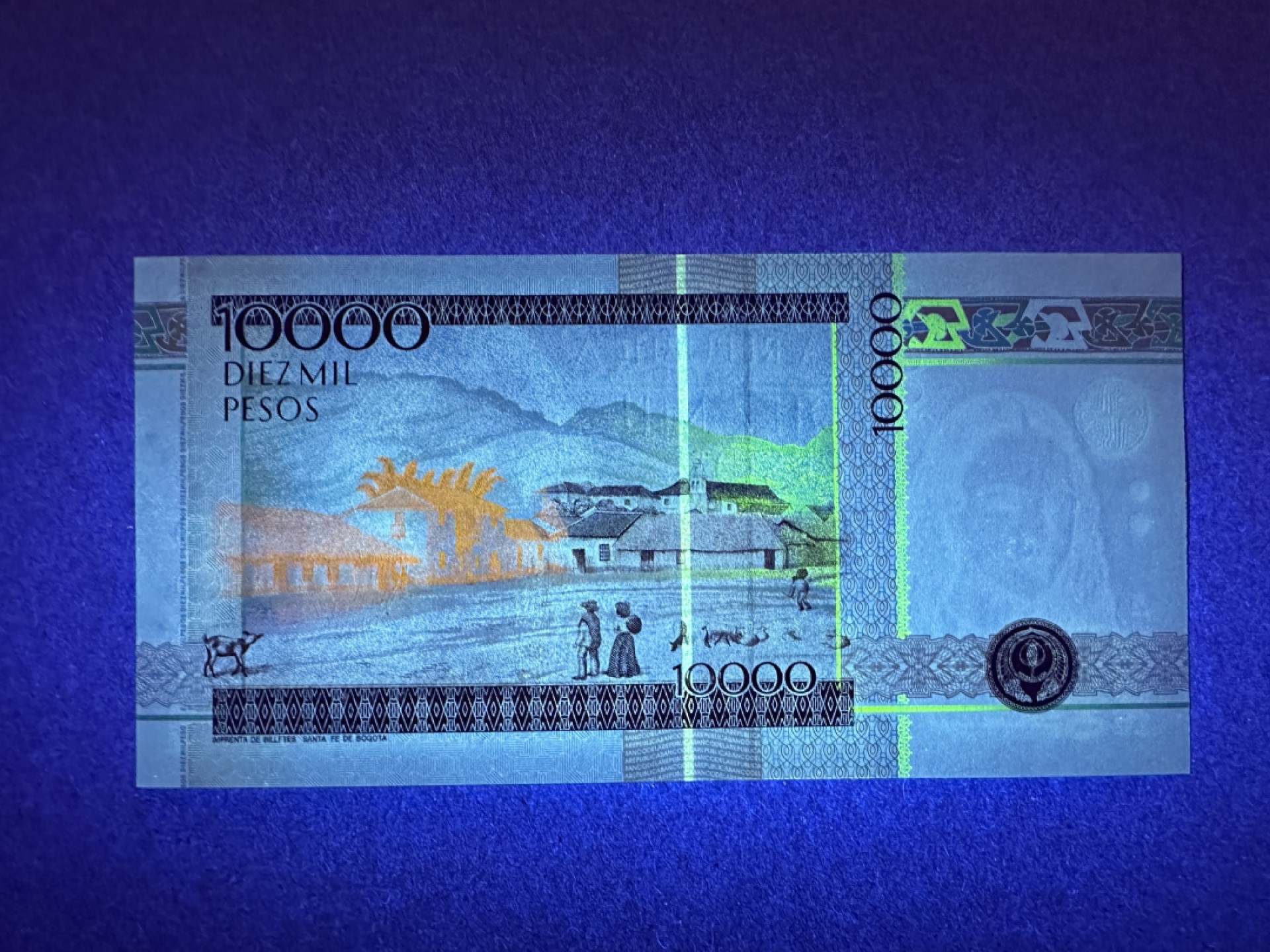 《张总收藏》90期——浓缩外币精品场 哥伦比亚10000比索 UNC 1998年 最大面值 哥伦比亚革命家拉波拉