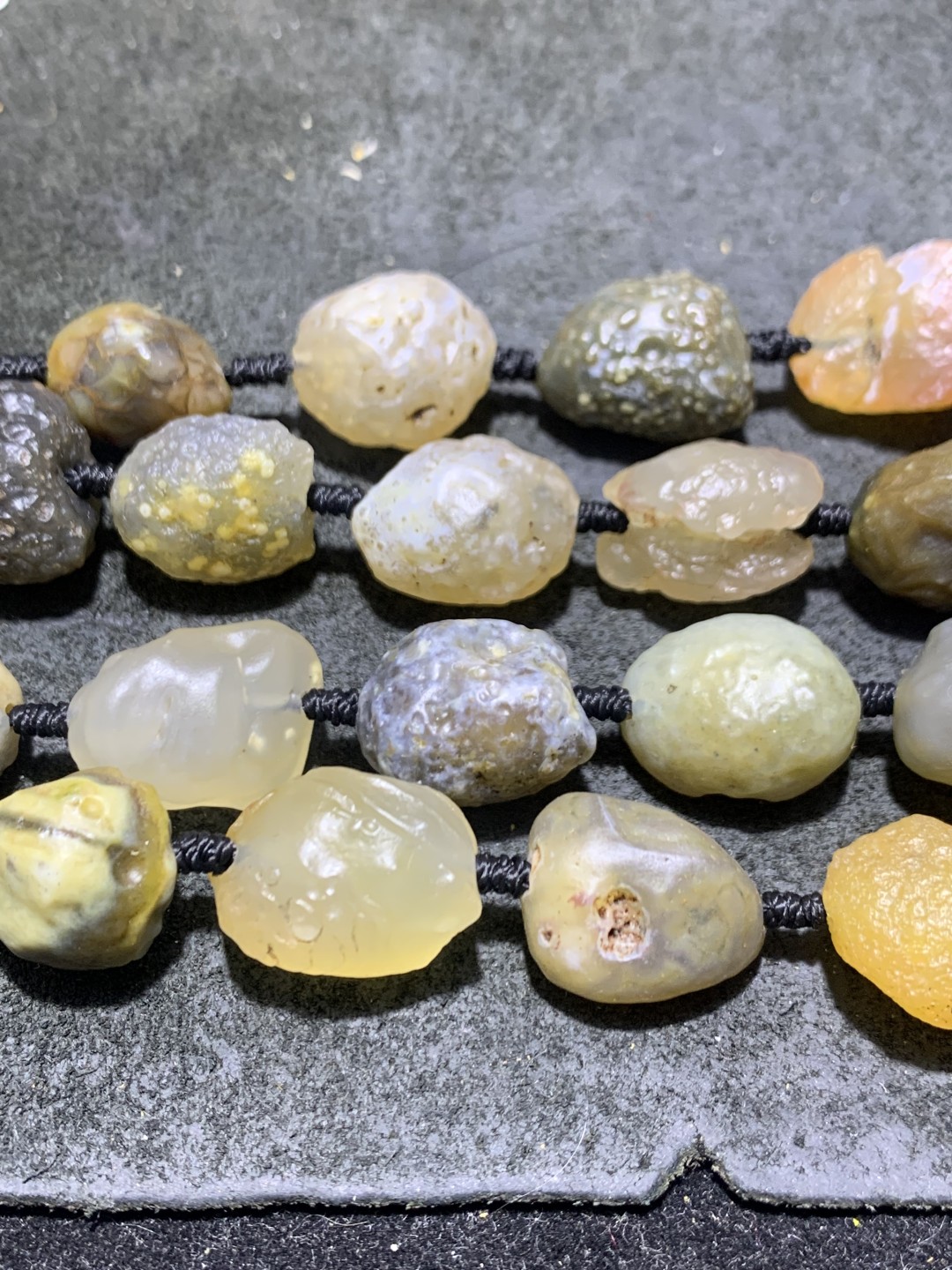 精美戈壁大颗粒青花筋脉石项链一条，
